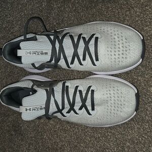 Under Armour Hovr Rise shoe
